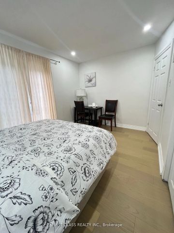 Detached Home For Lease | N9236747 - Photo 4