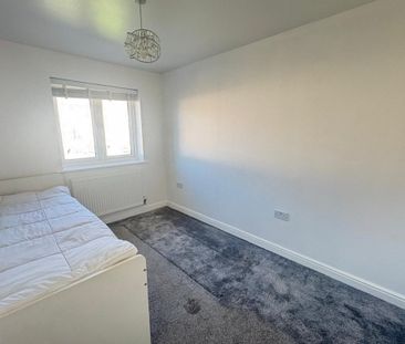 Academia Avenue, Broxbourne - Photo 3