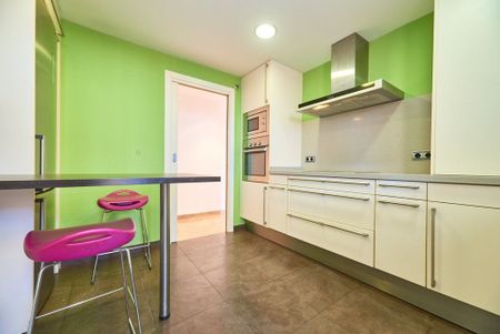 3 room luxury penthouse for rent in Valencia, Spain - Photo 4