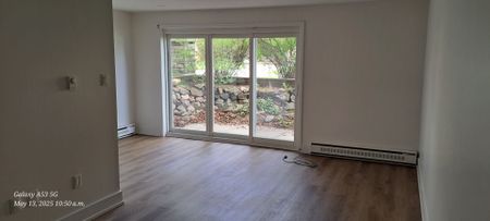 For Lease - 945 Simcoe Street Unit# 1, Oshawa, Ontario - Photo 3