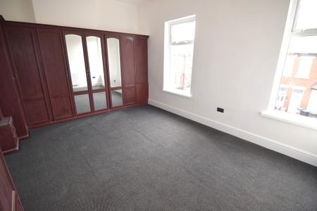 4 bedroom terraced house to rent - Photo 2
