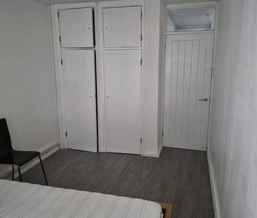 1 Bed Flat, Endymion Road, SW2 - Photo 2