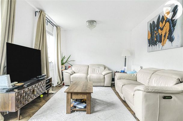 4 bedroom detached house to rent - Photo 1