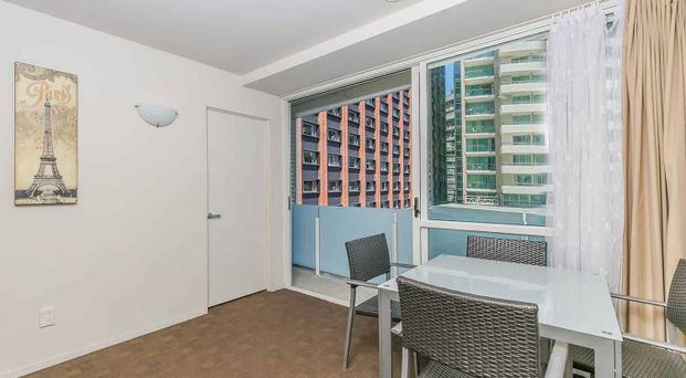 Fully furnished 2Bed,water included in the rent!! - Photo 1