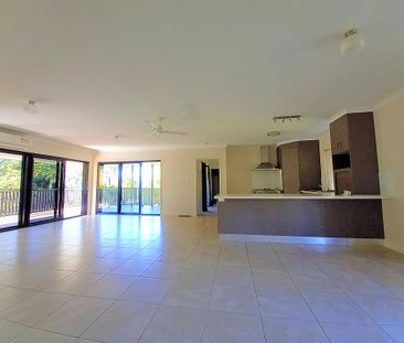Family Home in the Heart of Eumundi - Photo 1