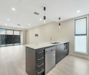 Low-Maintenance, Modern Living in Ultra-Convenient Location - Photo 6