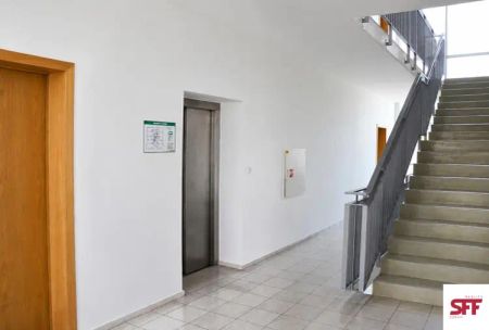 Hezký moderní byt 2+kk k pronájmu v rezidenci Korunni dvur Praha 2 Vinohrady, blízko Flora - Photo 4