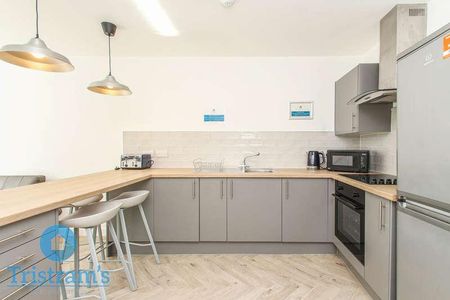 Professional Ensuite Rooms Inc Bills, Beeston, NG9 - Photo 5