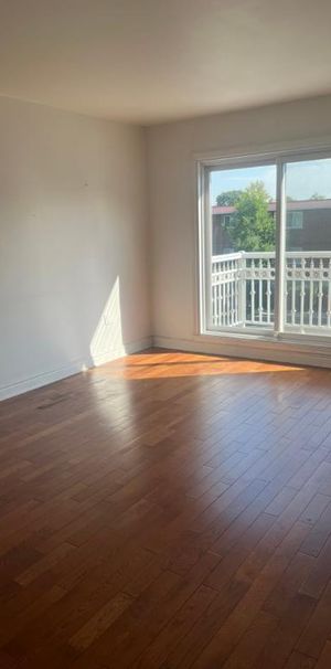 4 1/2 NOUVEAU ROSEMONT- LIBRE IMMÉDIAT - Photo 1