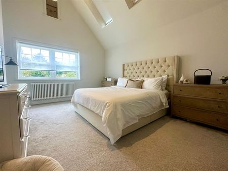 4 Bedroom House - Photo 5