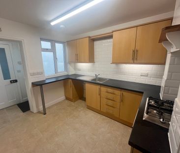 2 Bed Character Cottage To Let In Castle Park, Colchester - Photo 2