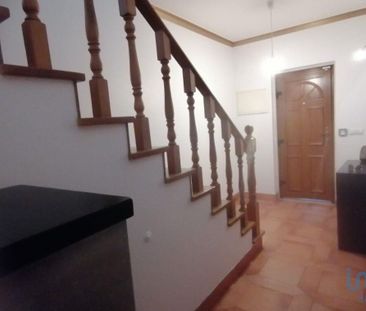 Venda do Pinheiro, Lisbon - Photo 1