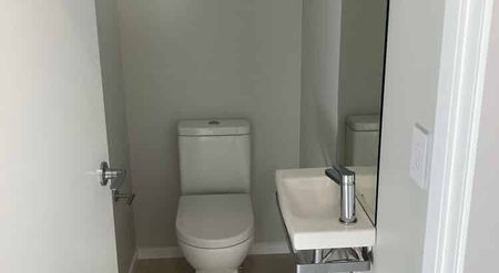 3 yr old 3bed 1.5bath terrace unit with 2 parkings - Photo 4