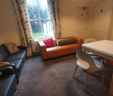 Mixed use to rent - Photo 2