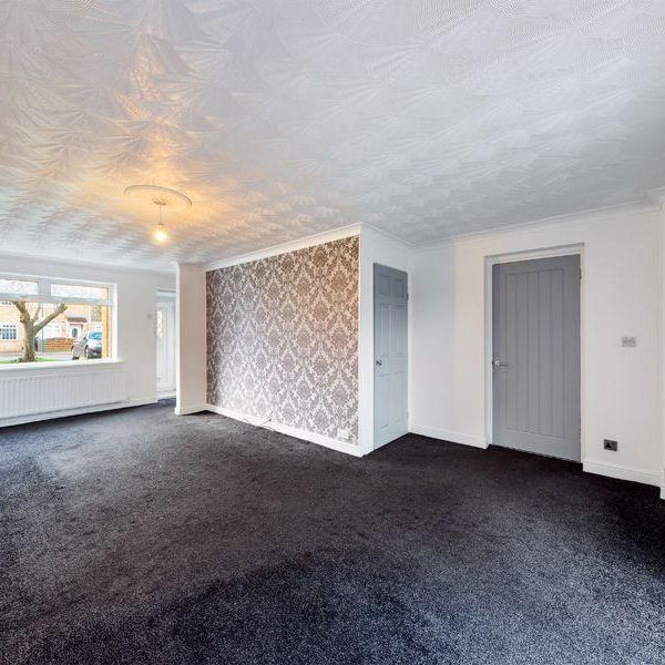 4 bedroom semi-detached house to rent - Photo 1