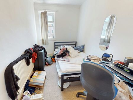 Terraced House to rent on - Photo 4