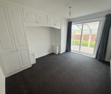 2 bedroom semi-detached bungalow to rent - Photo 6