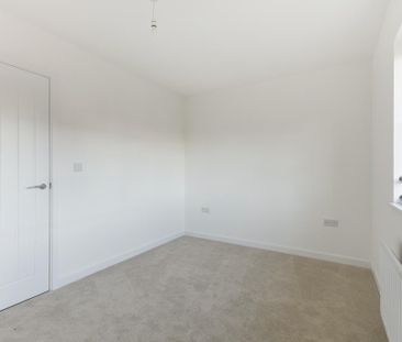 2 bedroom semi-detached house to rent - Photo 5