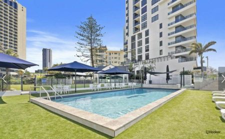 FULLY FURNISHED THREE BEDROOM BEACHFRONT APARTMENT - Photo 5