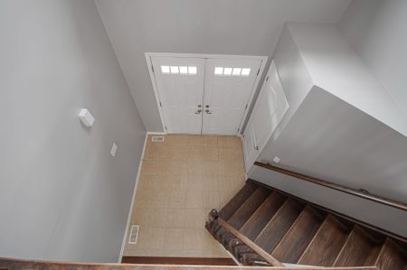 For Lease - 2166 Taggart Court, Innisfil, Ontario - Photo 4