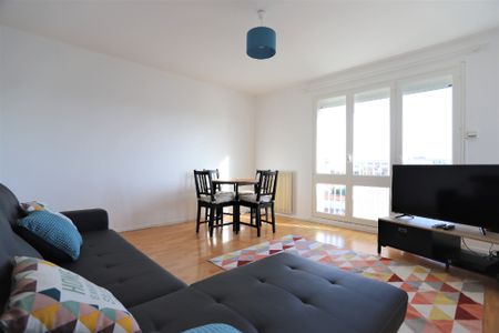 Location Appartement 4 pièces 74m² - Photo 2