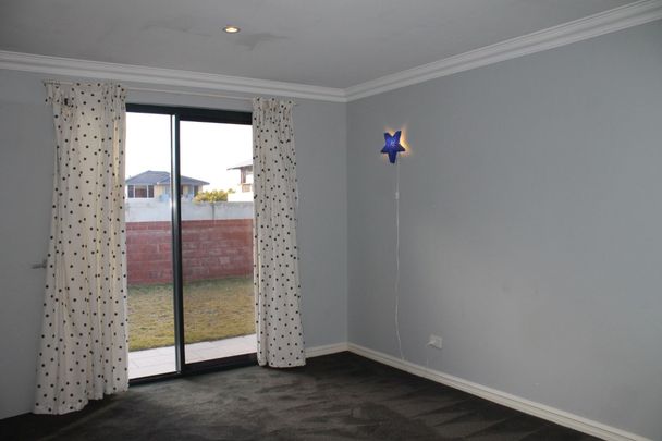 Luxury Beachside Living - Photo 1