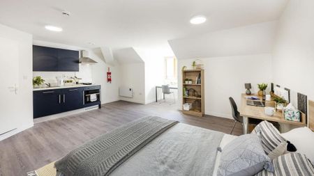 1 bedroom in a flat share to rent - Photo 5
