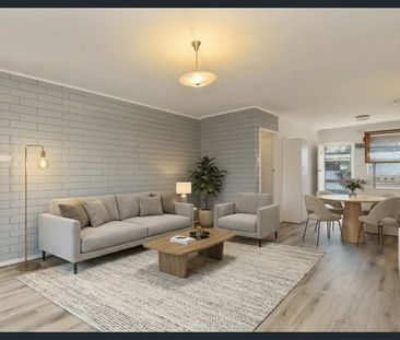 Low-maintenance, perfectly positioned - Photo 1