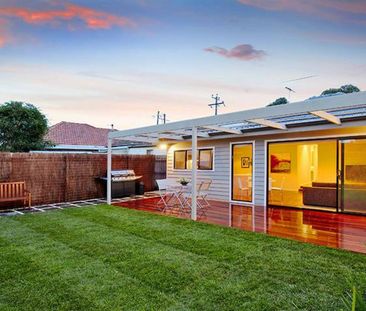 Register to Inspect // Contemporary Living with Indoor-Outdoor Appeal - Photo 4