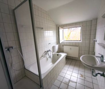 Gemütliche Dachgeschosswohnung in ruhiger Umgebung! - Photo 5