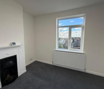 3 bedroom flat to rent - Photo 2