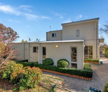 Large Family Home Elevated On Elliott Street - Photo 1