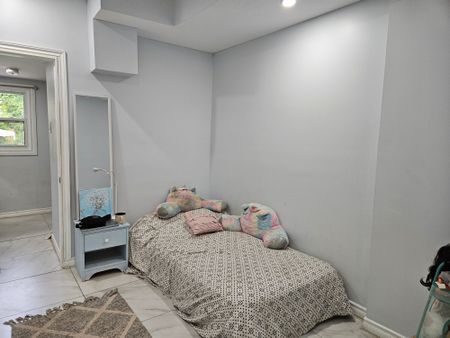 For Lease - 141 Coxwell Avenue Unit# Lower, Toronto, Ontario - Photo 3