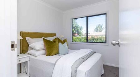 3 bedroom 2 toilets - ONEHUNGA - Photo 2