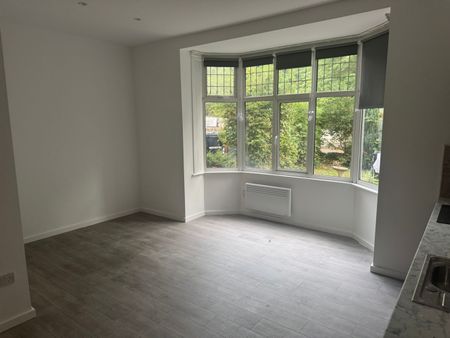 2 Bed Flat, Harewood Road, CR2 - Photo 2