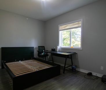 **ALL UTILITIES INCLUDED** Student Room For Rent in St. Catharines!! - Photo 4