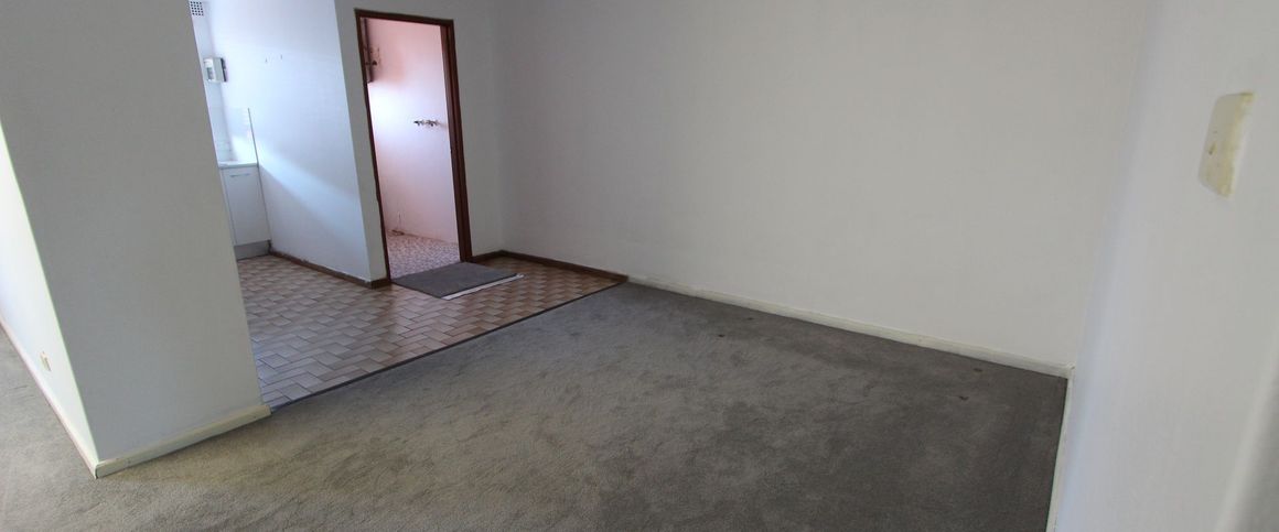 1st WEEK FREE RENT! FRESHLY PAINTED 2 BEDROOM UNIT - Photo 1