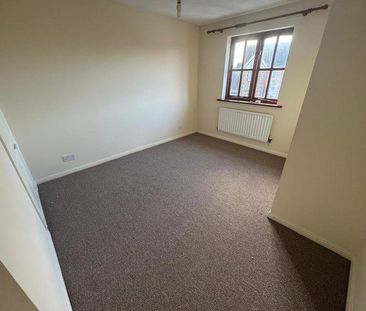 2 bedroom end of terrace house to rent - Photo 4