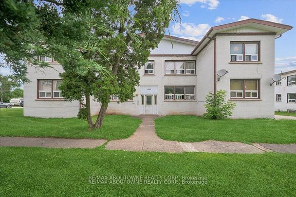 For Lease - 145 North Service Road Unit# 1, Oakville, Ontario - Photo 1