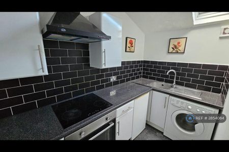 Studio to rent - Photo 5