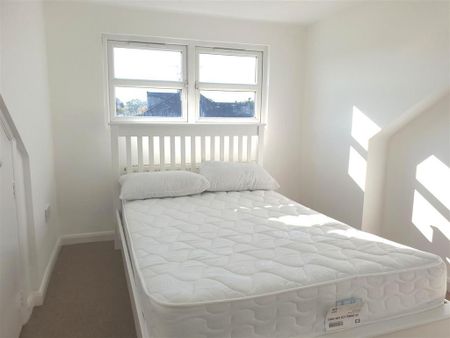 3 bedroom maisonette to rent - Photo 4