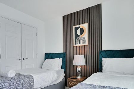 Mortimer Square - Photo 5