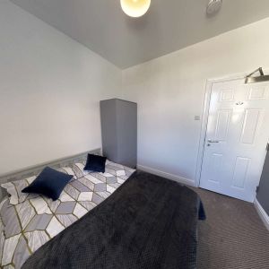Large House - Friendly house share - Photo 2