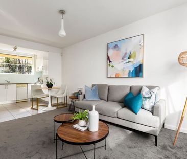 Perfect St Kilda East Pad - Photo 6