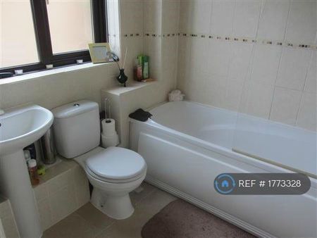 2 bedroom end of terrace house to rent - Photo 5