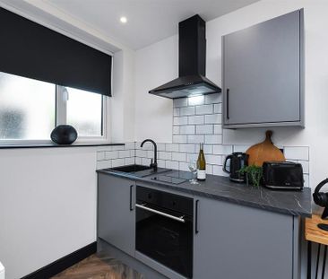Studio to rent - Photo 2