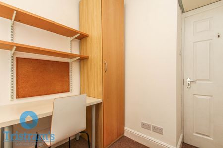 4 bed Semi-Detached House for Rent - Photo 5