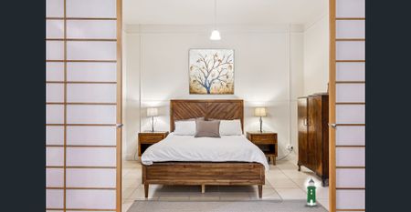 Unique 2-Bedroom Apartment in Heritage Building - Photo 3