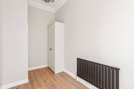 A beautifully presented two bedroom flat on Devonshire Terrace - Photo 5