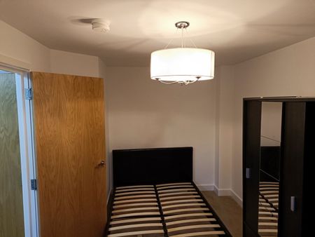 2 Bed Terraced House, Holts Crest Way, LS12 - Photo 4